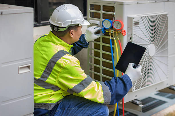 Professional Ac Installation technician working in Bandera, TX